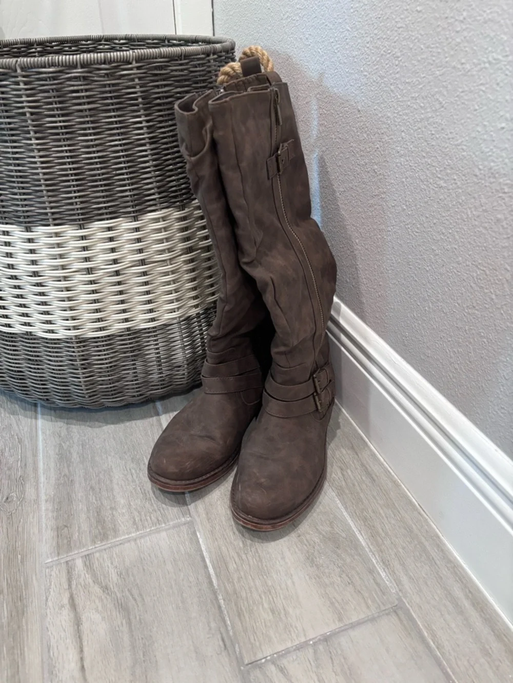 XOXOTall Brown Riding Boots with Side Zipper size 8- Mertle